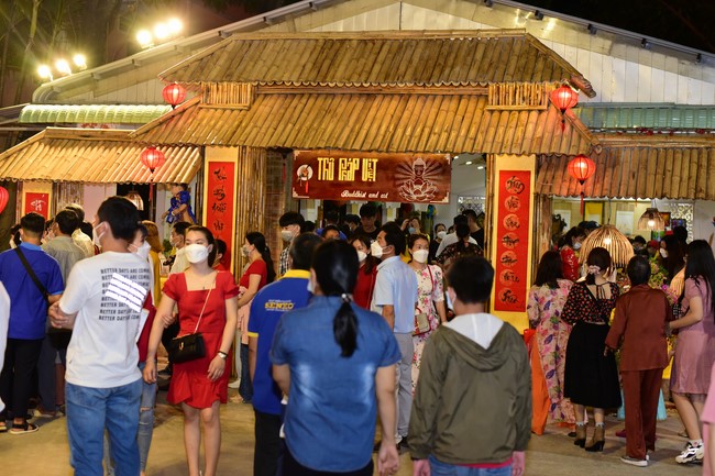 Chùm ảnh mồng một Tết Nhâm Dần